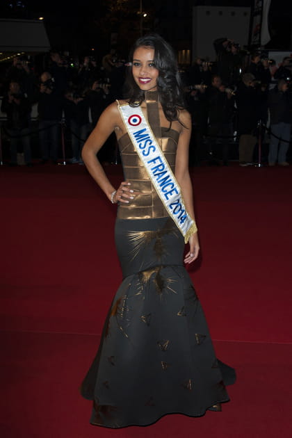Flora Coquerel en robe sir&egrave;ne