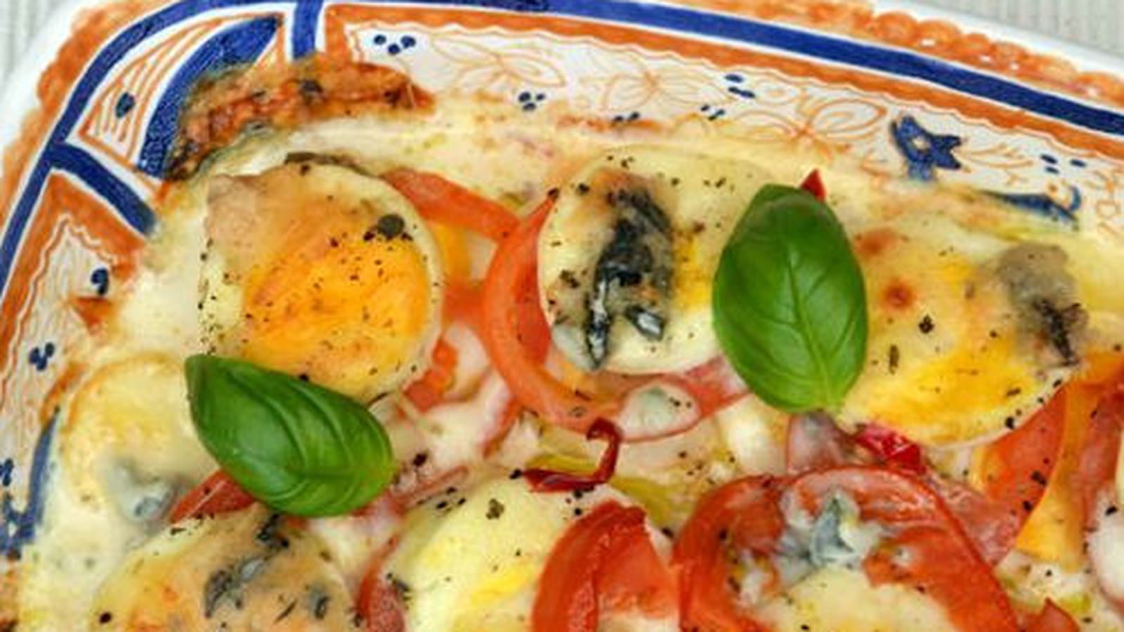 Gratin de tomates aux oeufs durs, mozzarella et gorgonzola
