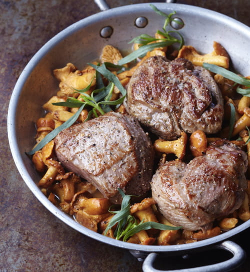 Pavés d'agneau bio et girolles