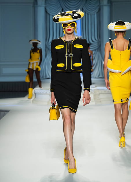 Look 22&nbsp;du d&eacute;fil&eacute; Moschino