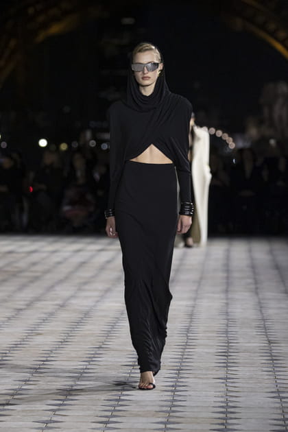 Look 44&nbsp;du d&eacute;fil&eacute; Saint Laurent