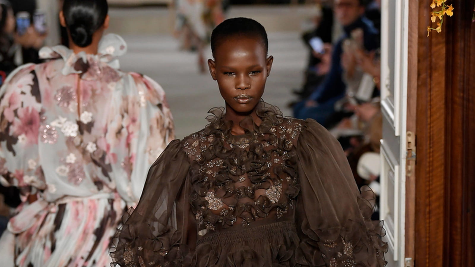 Look 15