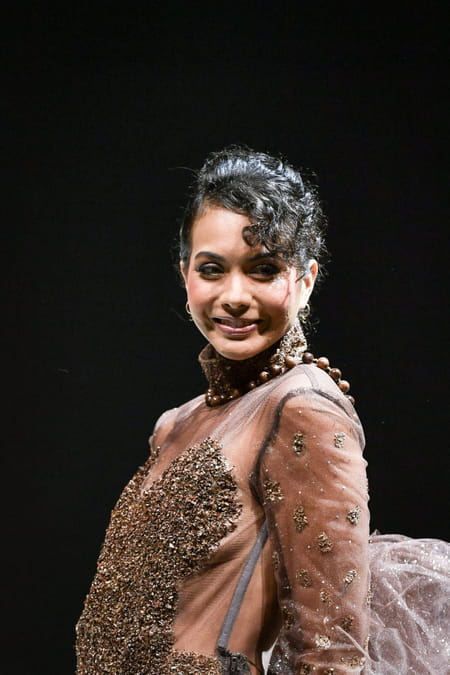 Vaimalama-Chaves-chignon-boucles