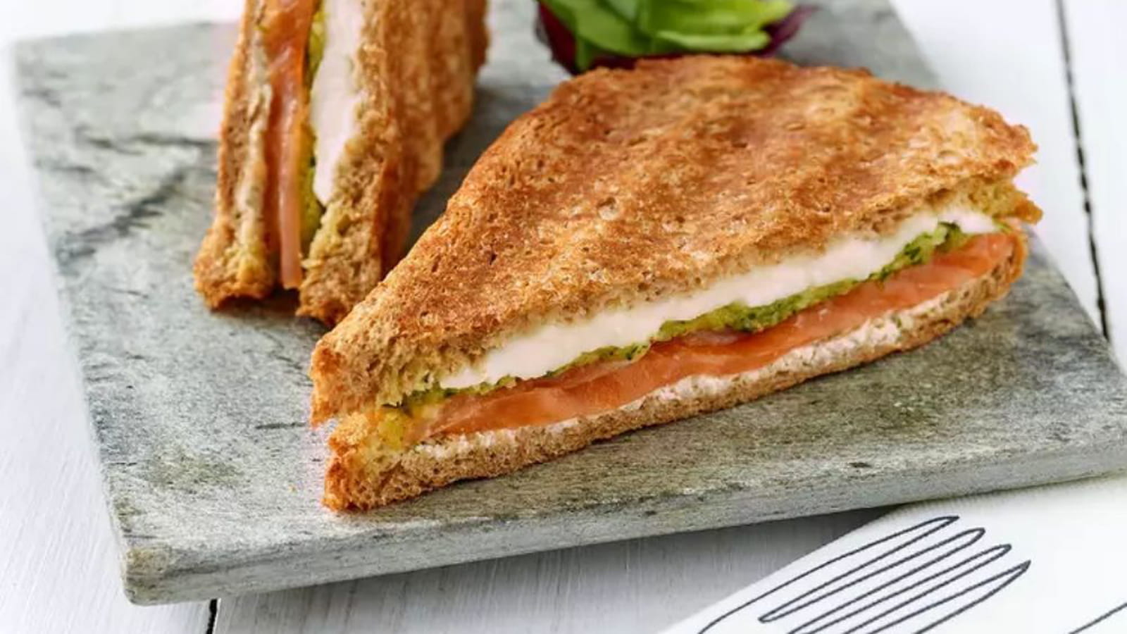 Croque-monsieur au saumon et mozzarella