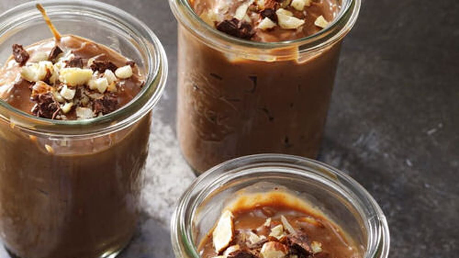 Crèmes au chocolat et noisettes