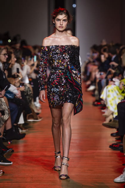 D&eacute;fil&eacute; Elie Saab