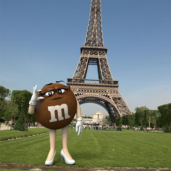 miss brown tour eiffel