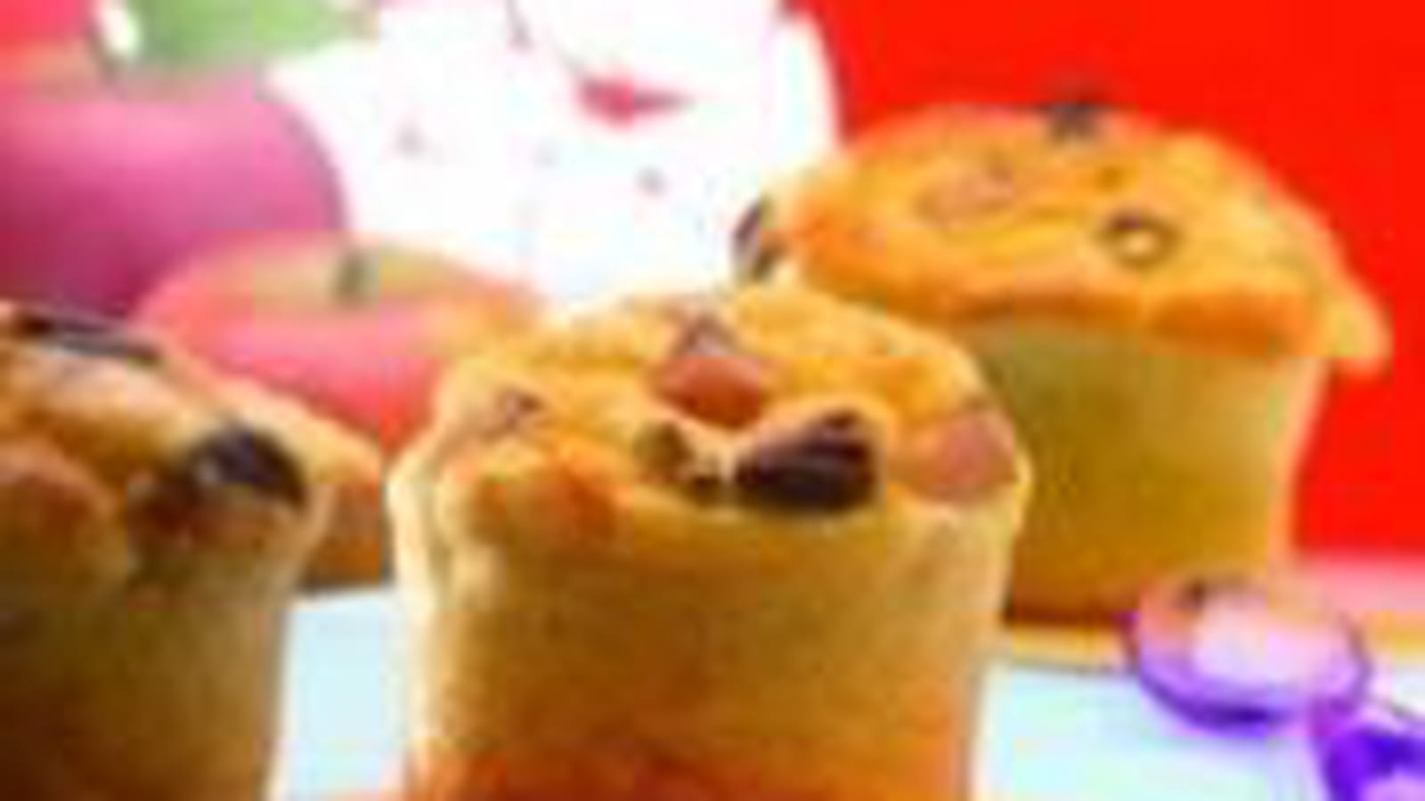 Muffins au beaufort, noix et pommes