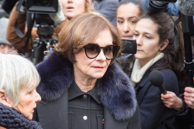 Macha M&eacute;ril arrive &agrave; l'enterrement de Michel Legrand, l'amour de sa vie