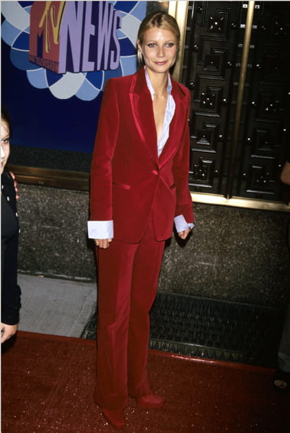 Gwyneth Paltrow en ensemble en velours rouge Gucci