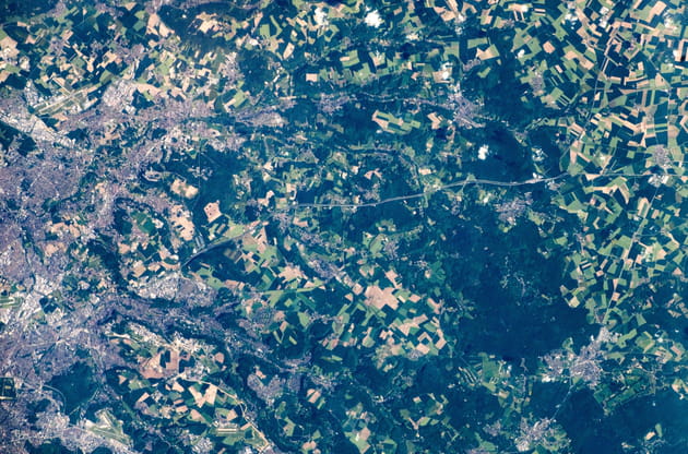 Le Sud-Ouest de Paris vu du ciel : le cri du cœur de Sophie Adenot sur la fragilité de notre planète