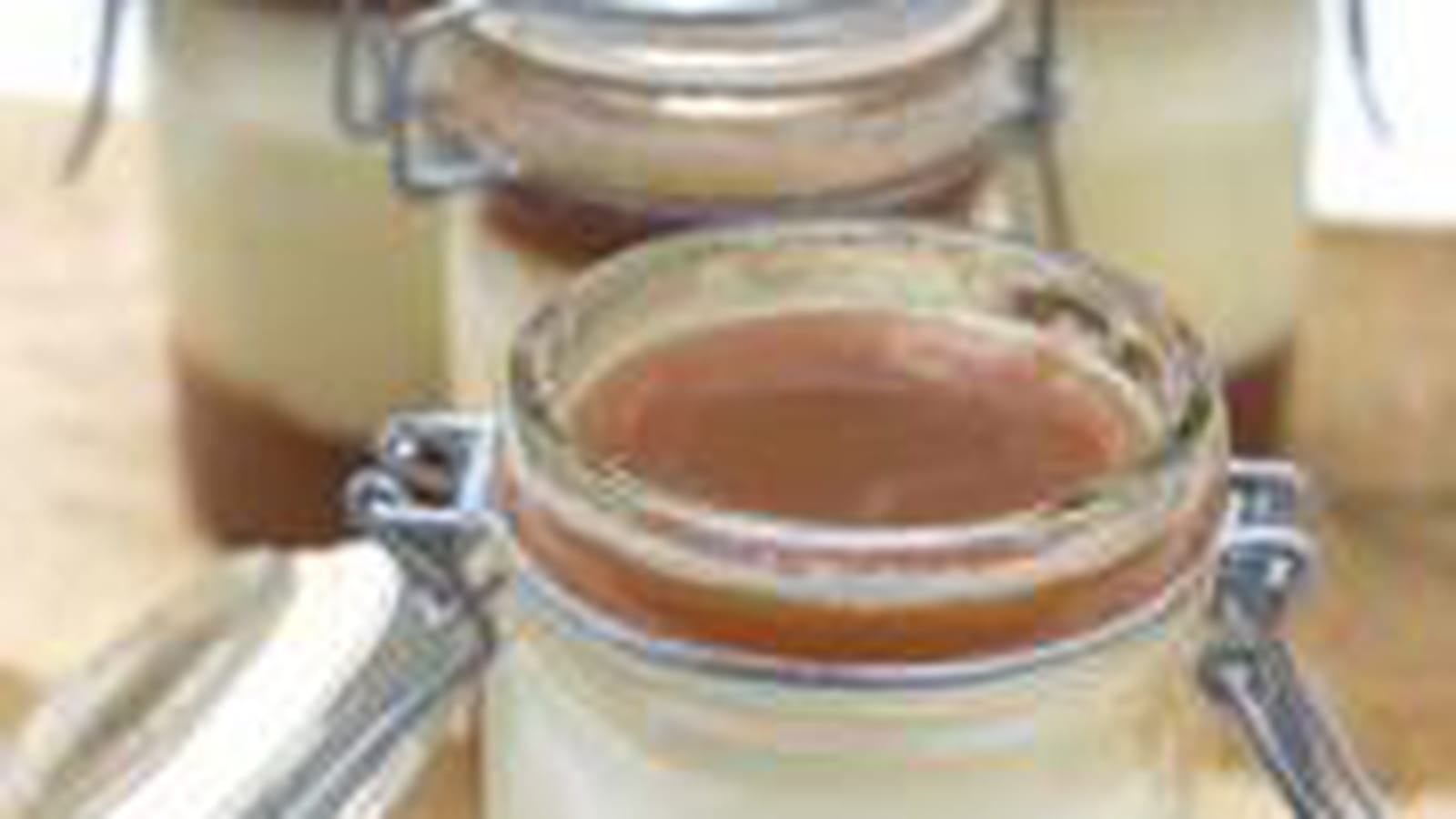Panna cotta au chèvre et chocolat blanc, gelées de marron et d'expresso
