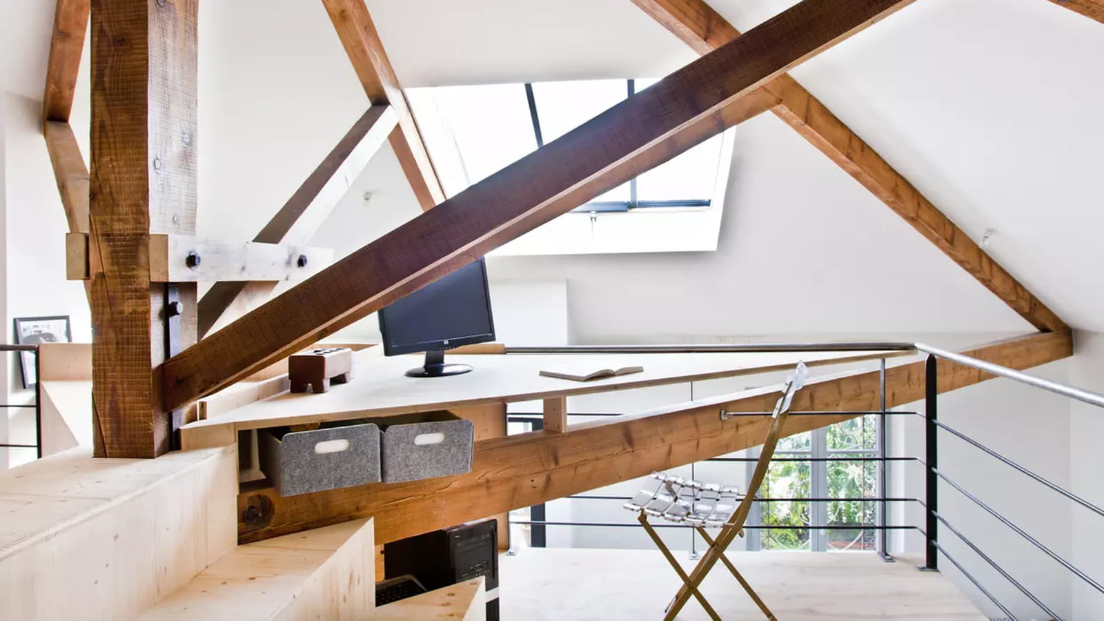 Bureau avec poutres 