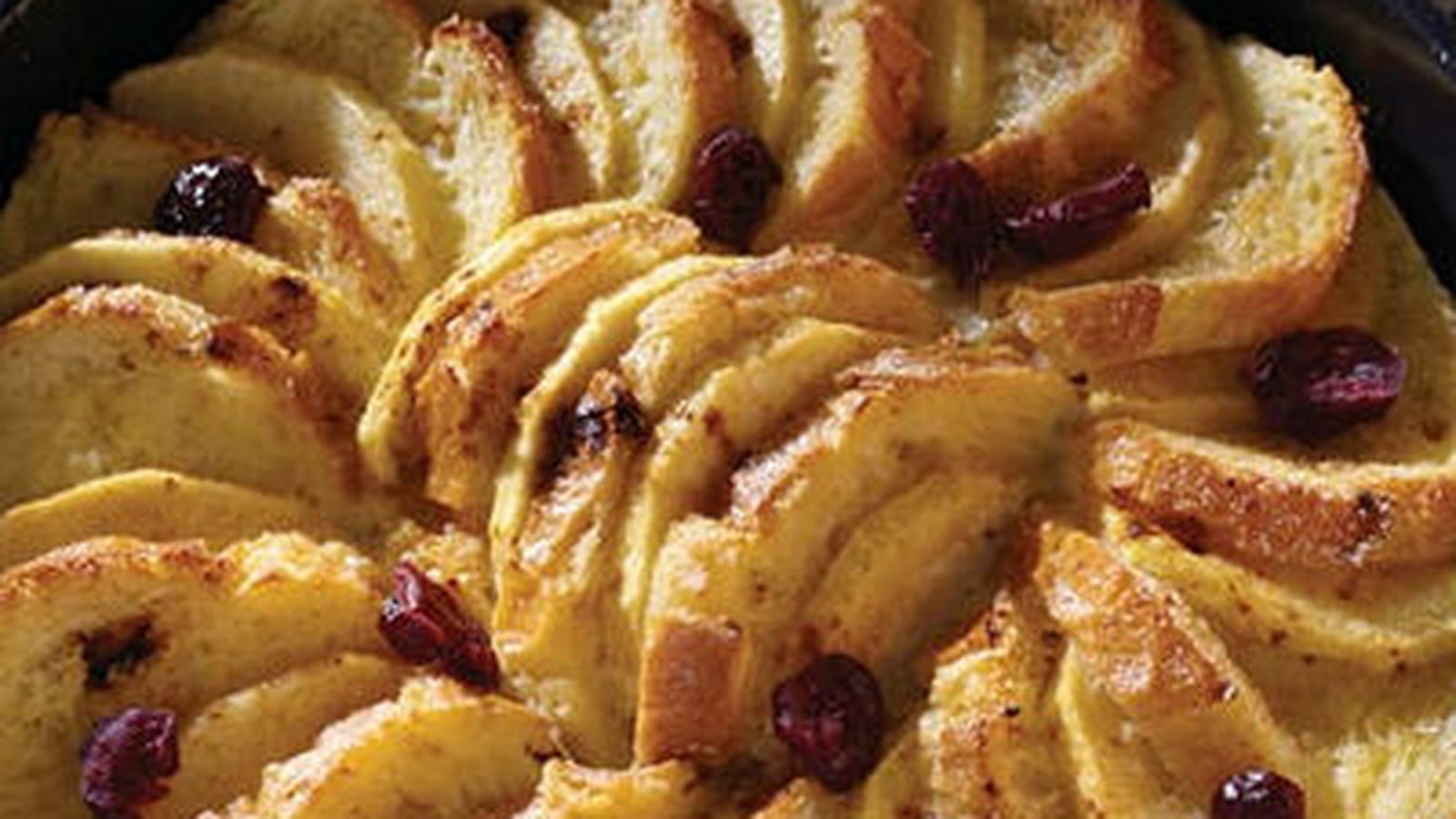 Pain perdu façon tarte aux pommes et cranberries
