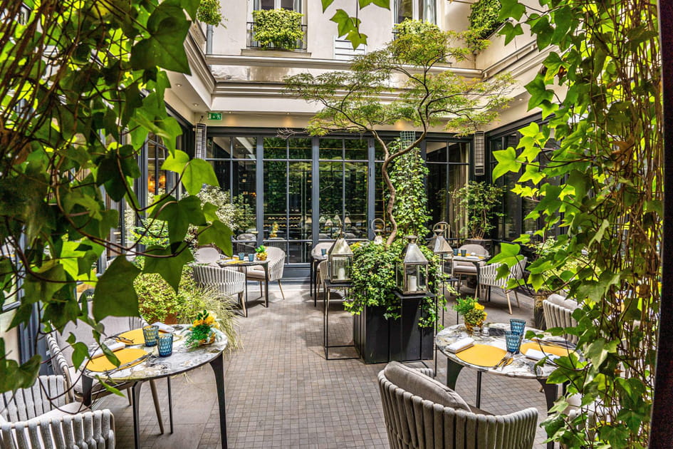 Le patio de l'h&ocirc;tel Burgundy &agrave; Paris