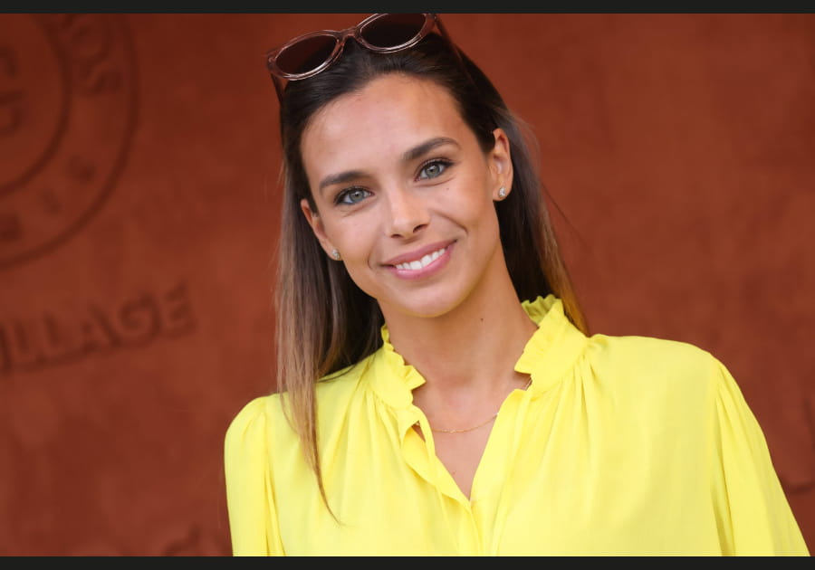 Marine Lorphelin, radieuse avec son crayon bleu