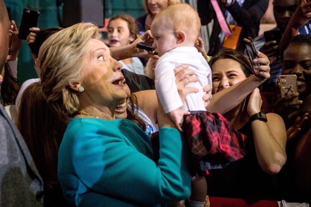 Hillary Clinton : "C'est donc ça, un bébé ?"