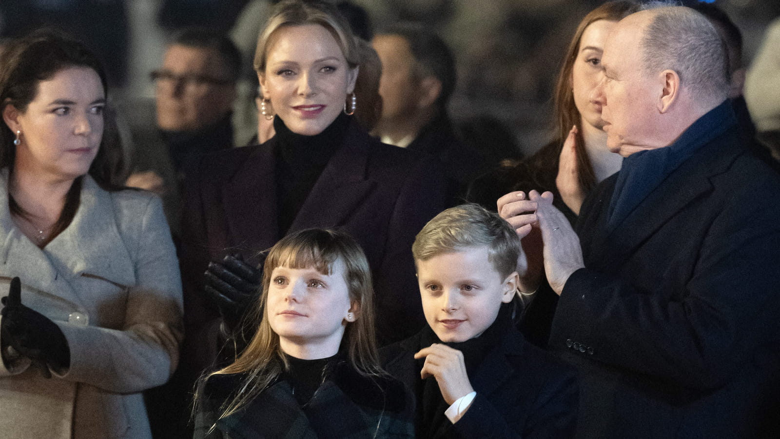 Charlene de Monaco auprès de ses enfants