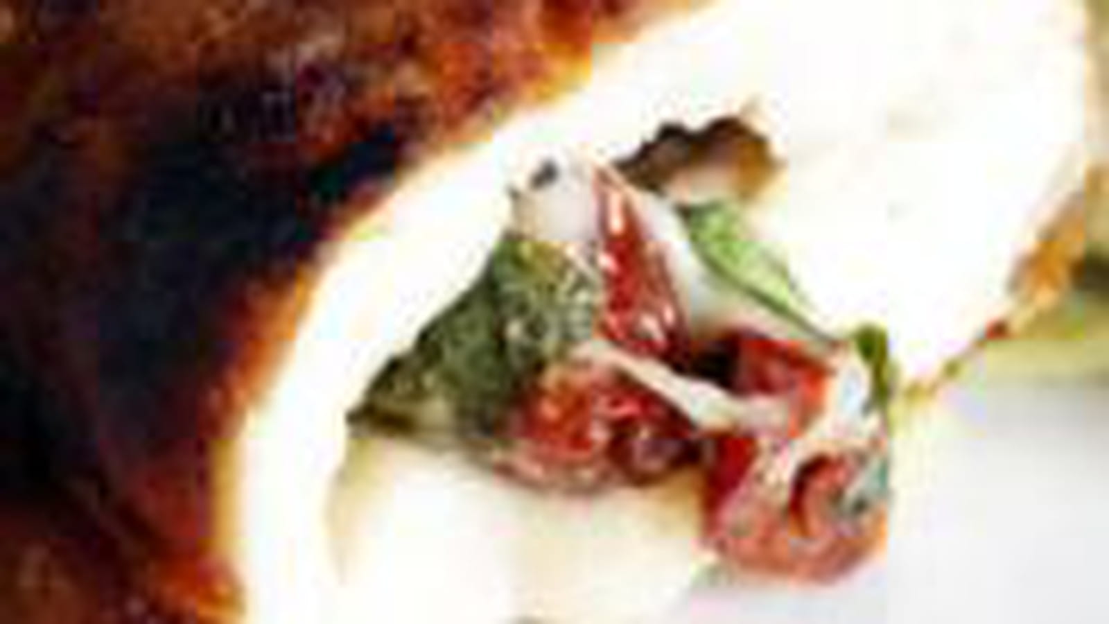 Cordon-bleu de poulet à la mozzarella, basilic et tomates confites
