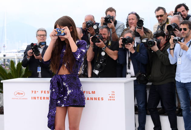 Ad&egrave;le Exarchopoulos joue les photographes sur le photocall