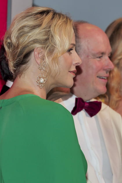 Un couple qui regarde dans la m&ecirc;me direction