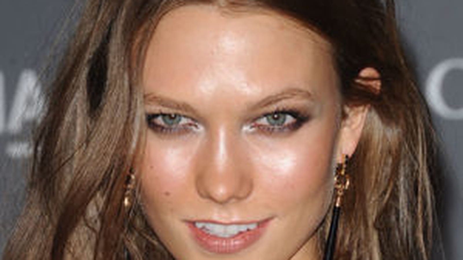 Karlie Kloss, cheveux longs