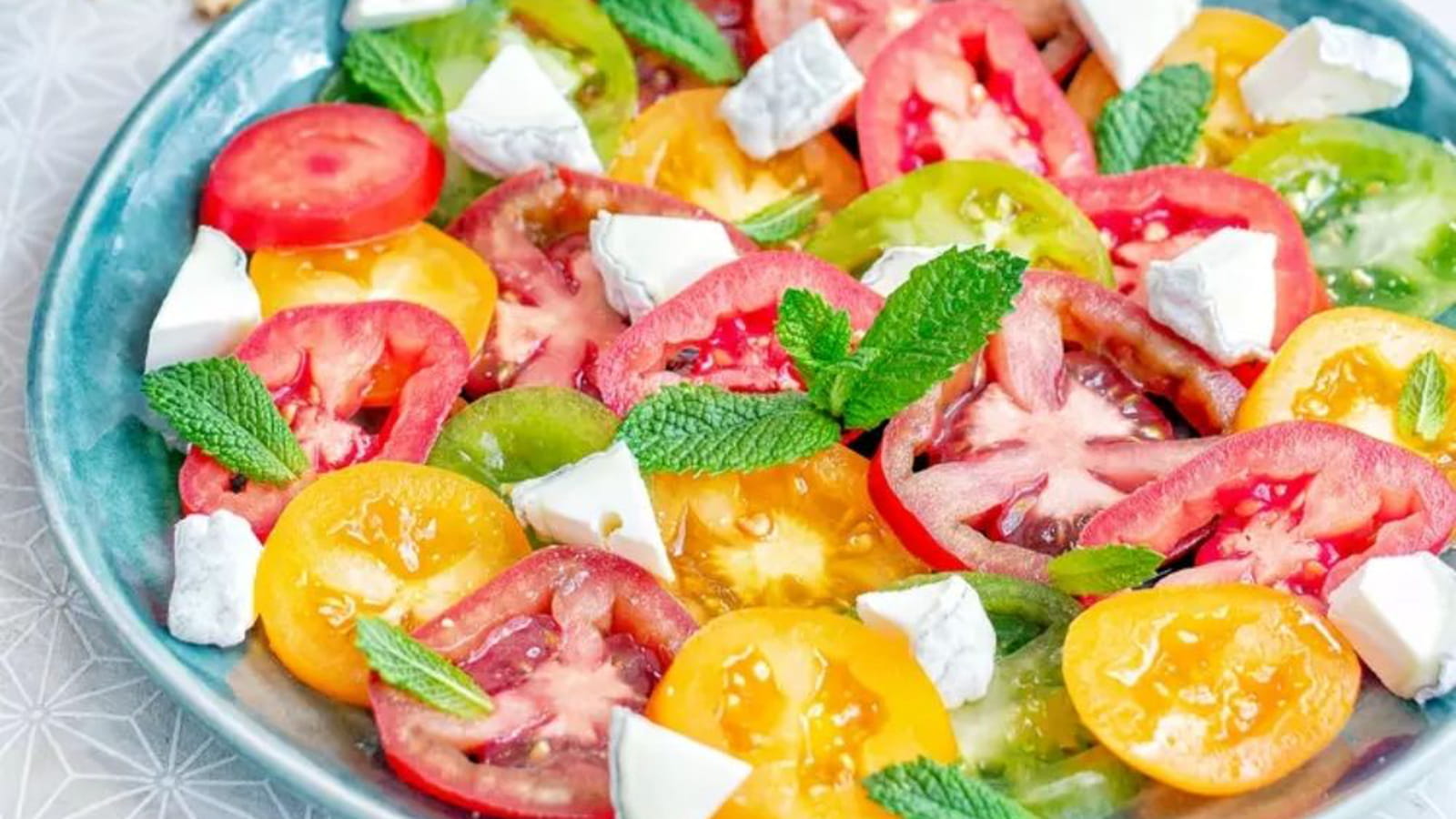 Carpaccio de tomates colorées au Sainte Maure De Touraine AOP