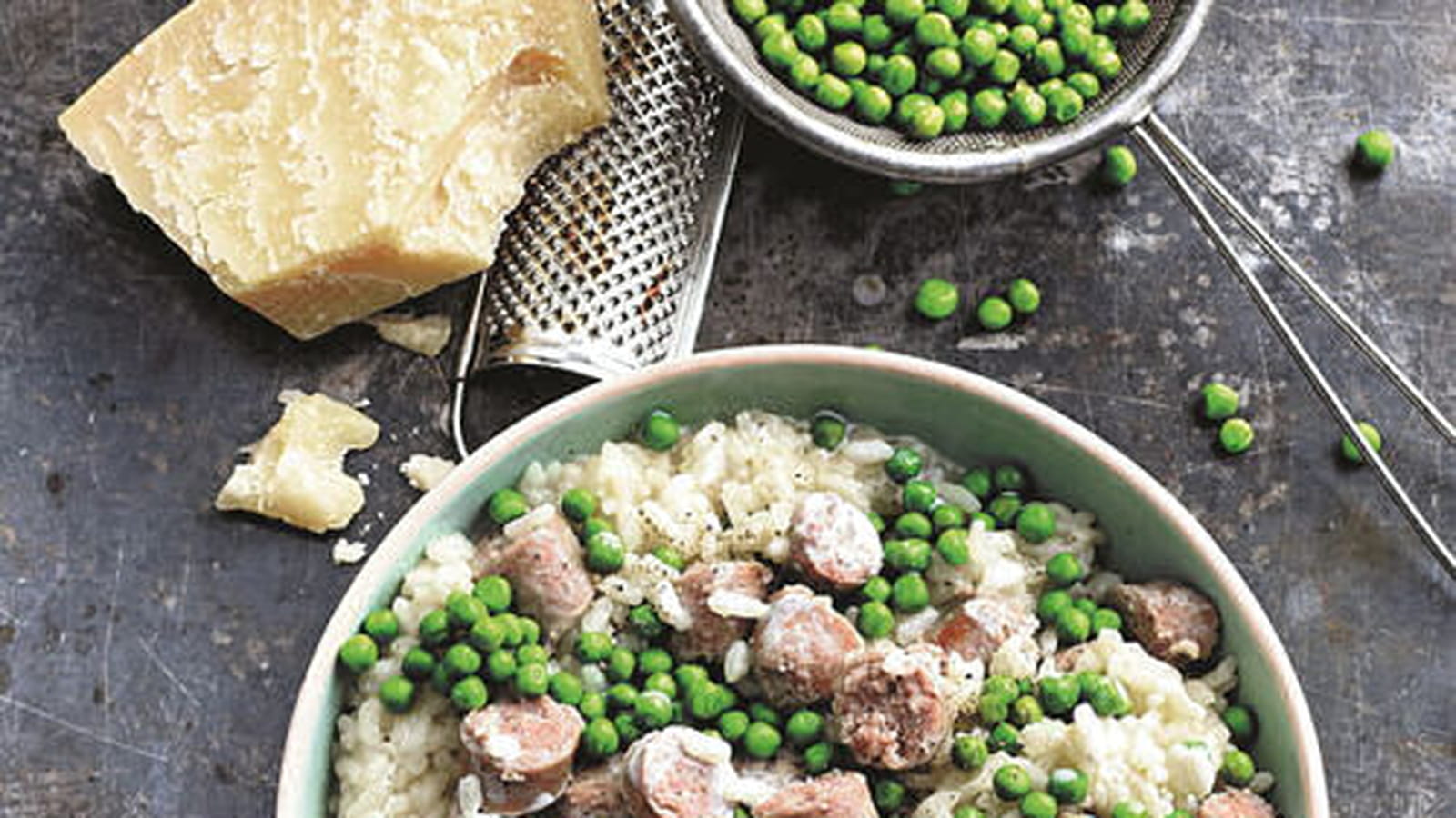 Risotto aux saucisses et aux petits pois