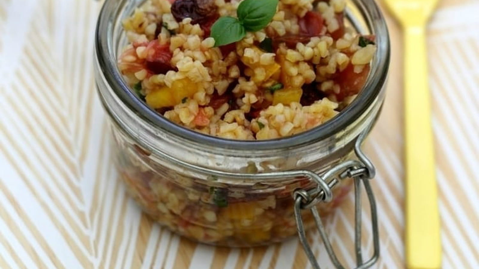 Taboulé de boulgour au pamplemousse et raisins secs