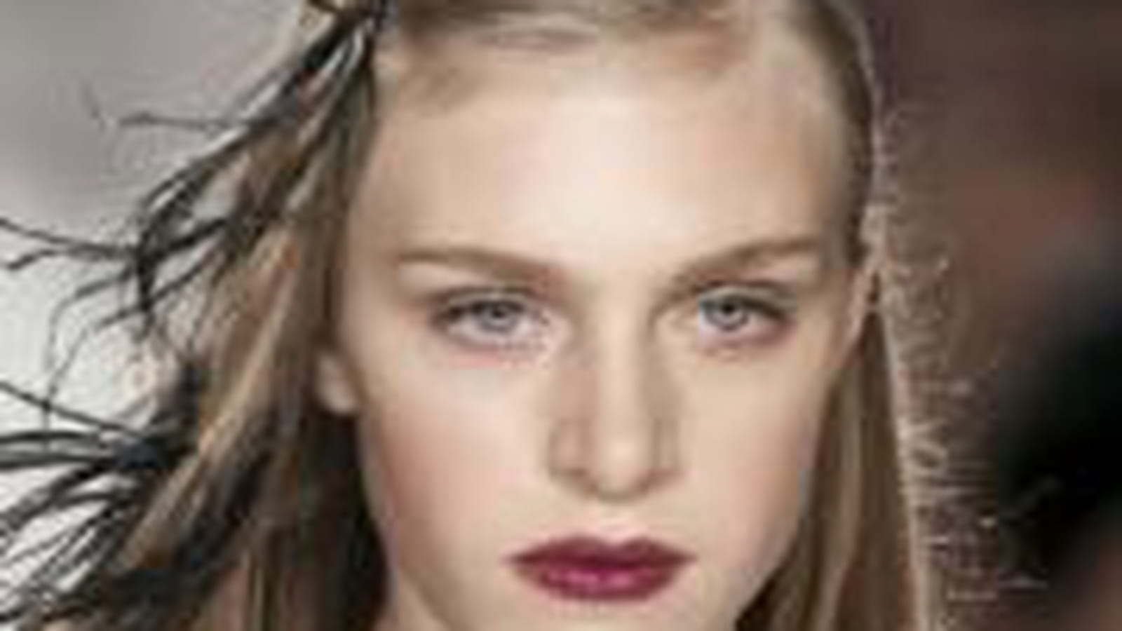 Des fils pour des cheveux dans le vent 