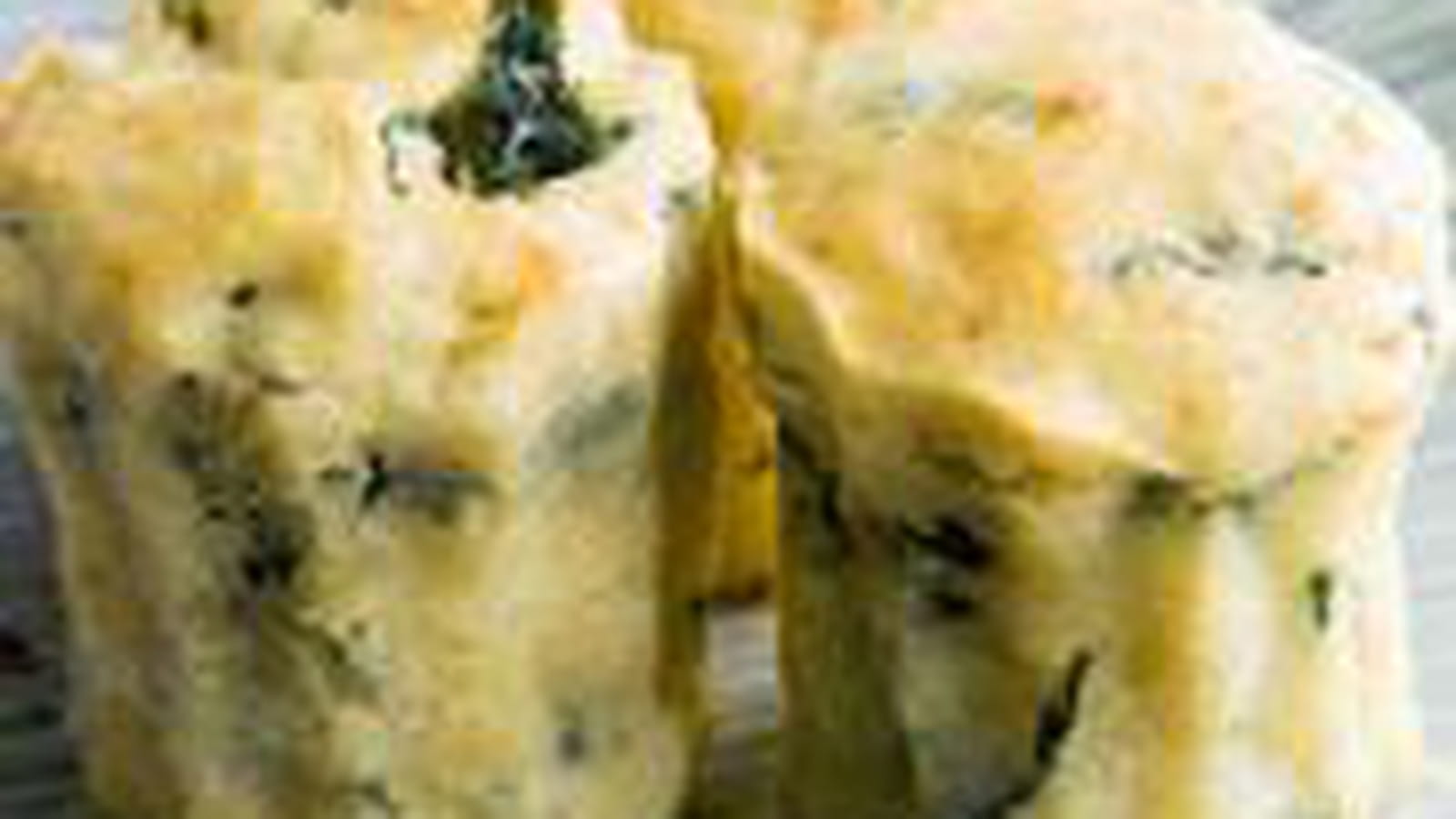 Cannelés à la fêta et roquette