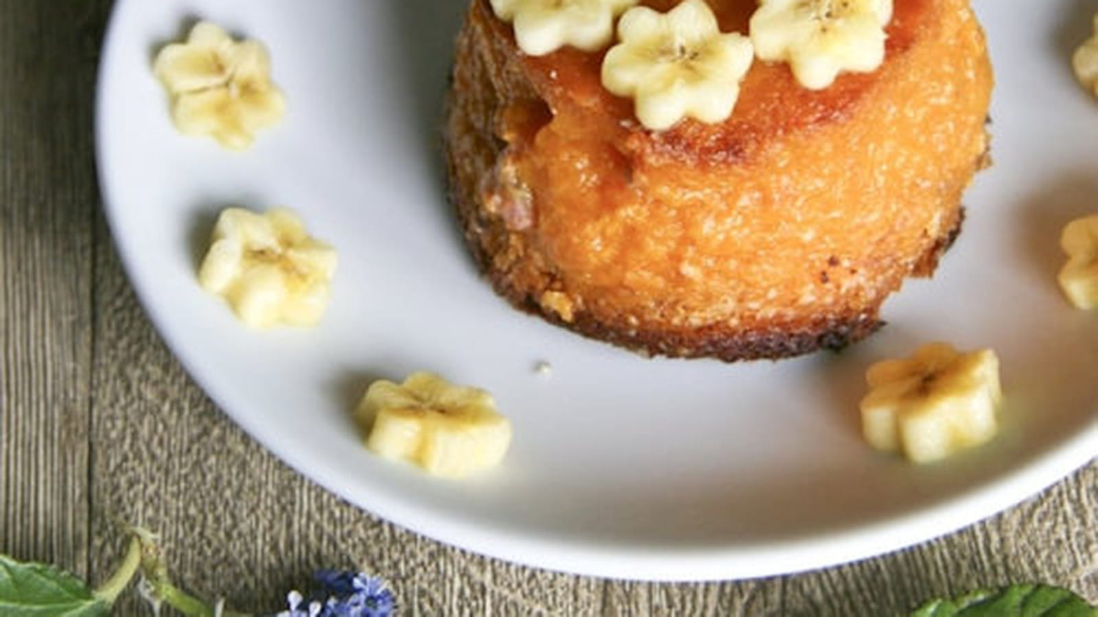 Gâteau végétalien à la patate douce et à la banane