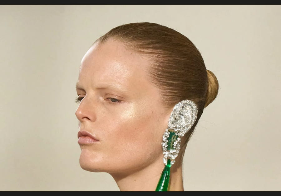 L'oreille bijoux de Schiaparelli