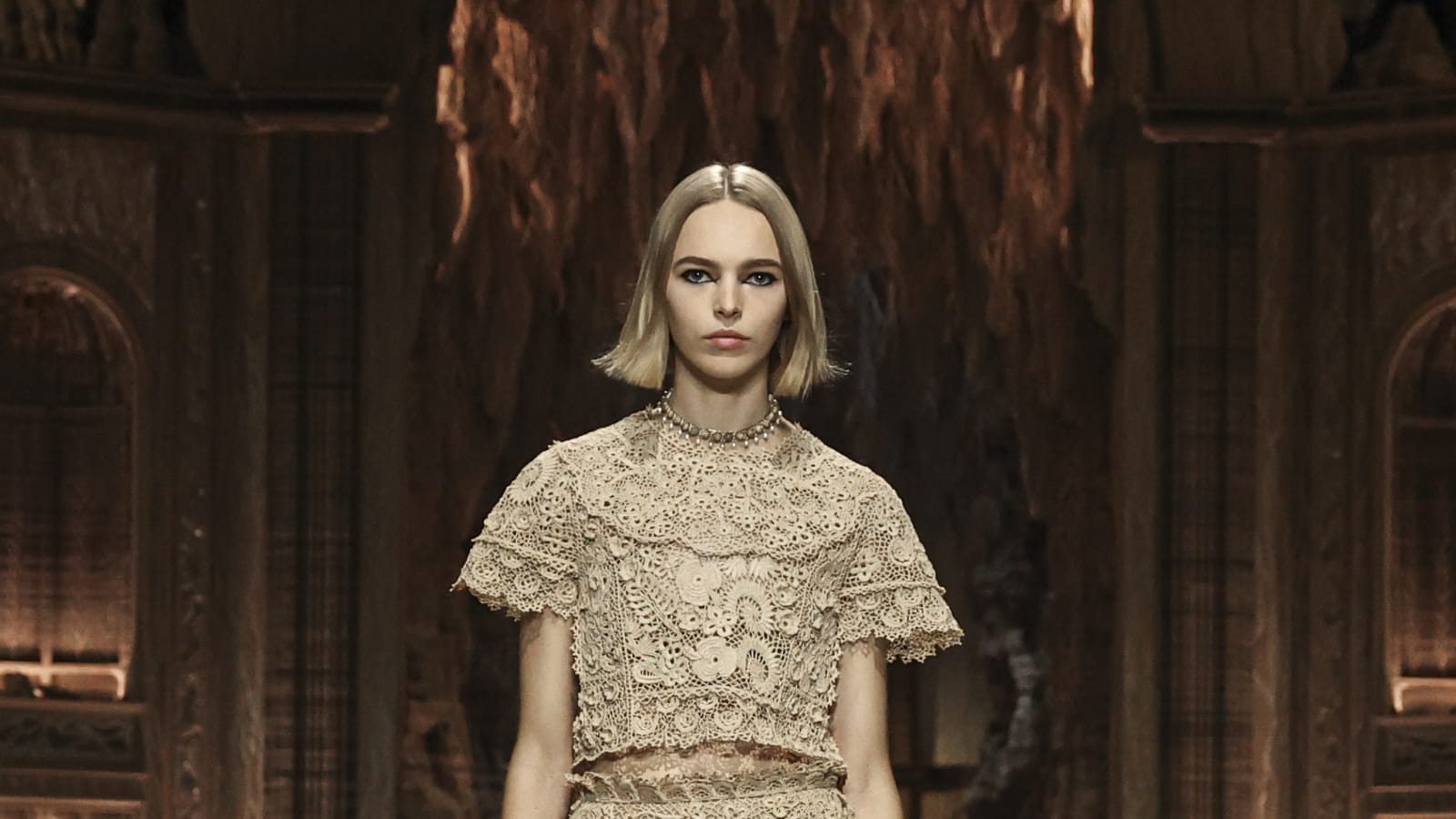 Look 77
