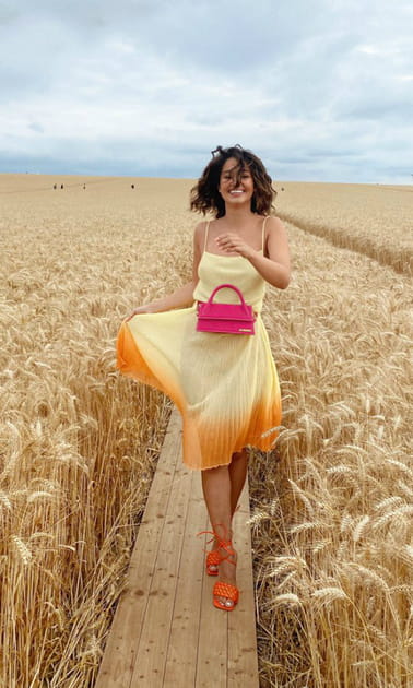 TOP : Lena Mahfouf en robe Jacquemus