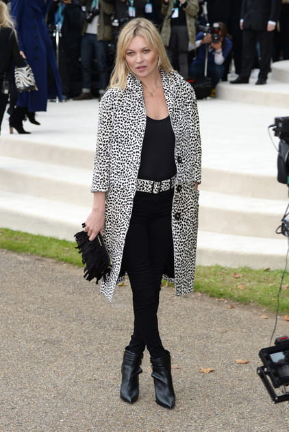 Kate Moss au d&eacute;fil&eacute; Burberry Prorsum