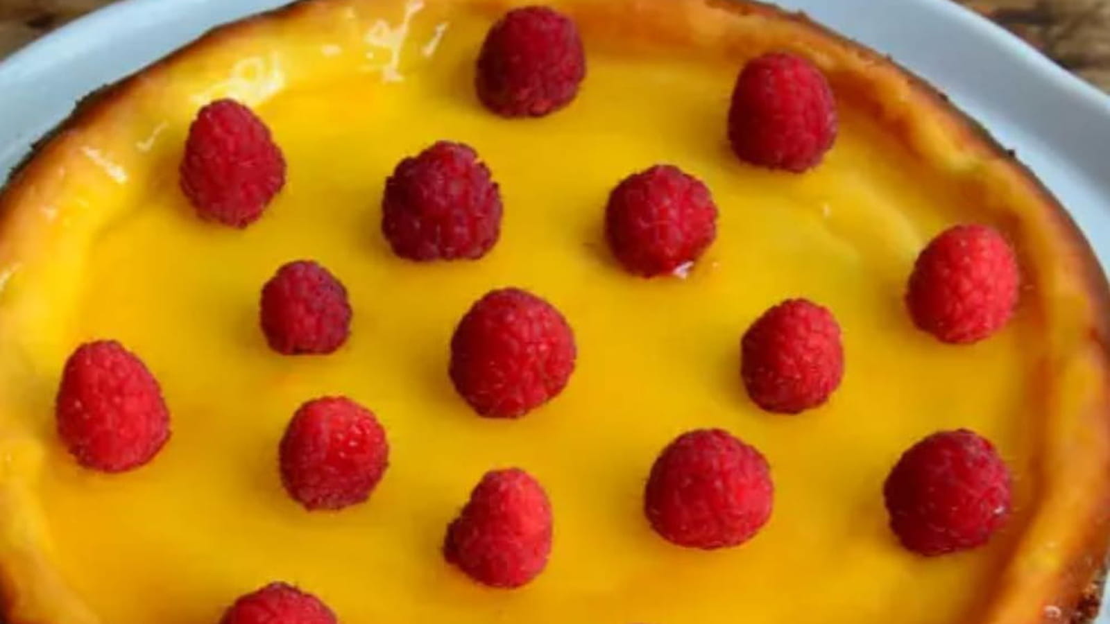 Cheesecake au citron et framboises fraîches