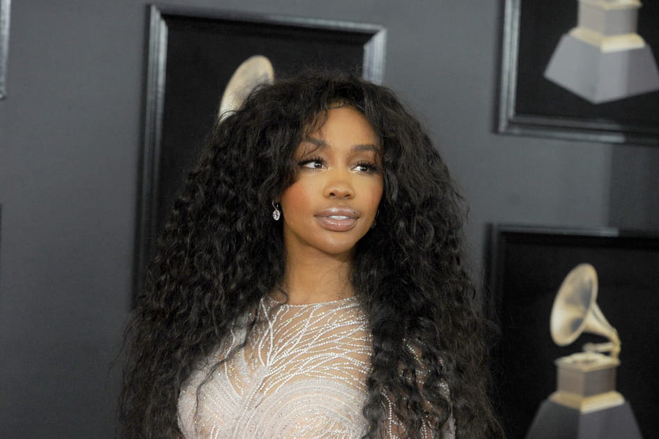 La coiffure afro de SZA