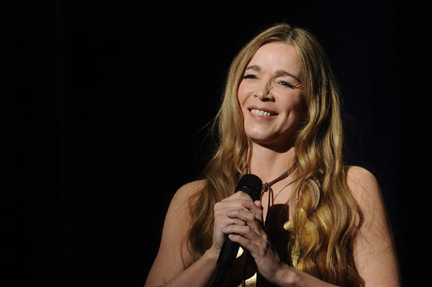 Hélène Rollès sur la scène de l'Olympia en 2012