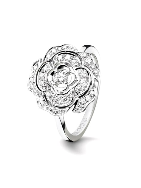 Bague "Cam&eacute;lia" de Chanel