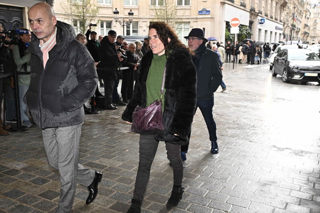 Mazarine Pingeot aux obs&egrave;ques de Fr&eacute;d&eacute;ric Mitterrand&nbsp;: la fille de Fran&ccedil;ois Mitterrand &eacute;tait l&agrave;