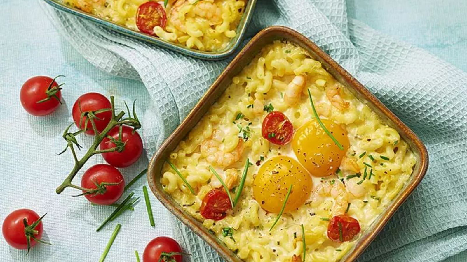 Petites cocottes Coquillettes, crevettes et crème curry ciboulette