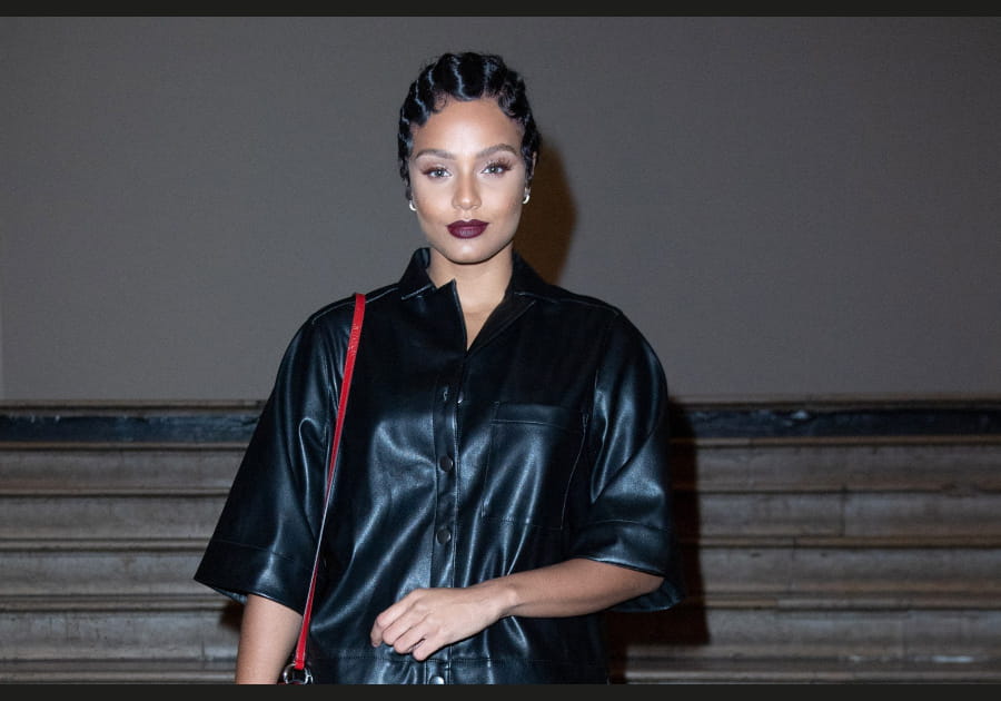 La chevelure crant&eacute;e d'Alicia Aylies