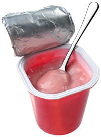 un arôme (par exemple fraise) et un colorant (rose), le duo des yaourts