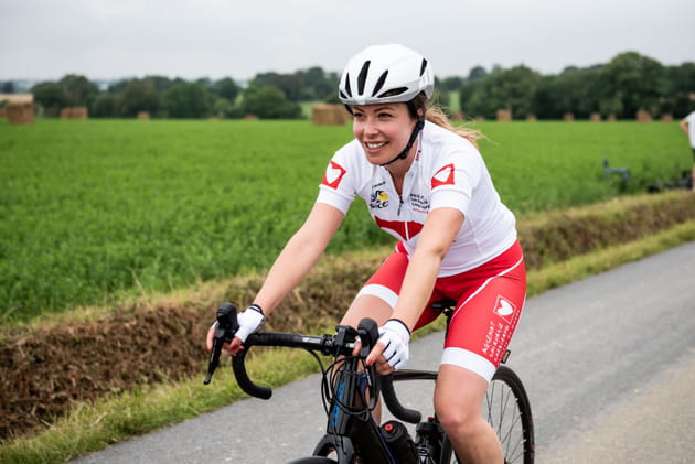 Dounia Coesens, la tête dans le guidon!
