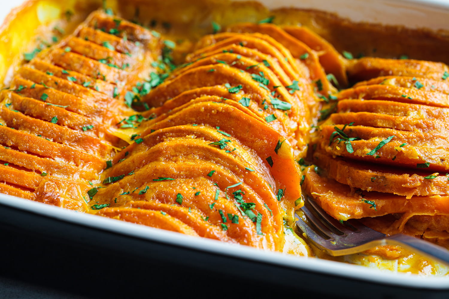 Plus légère que le gratin dauphinois, cette recette met bien plus de couleurs dans l'assiette