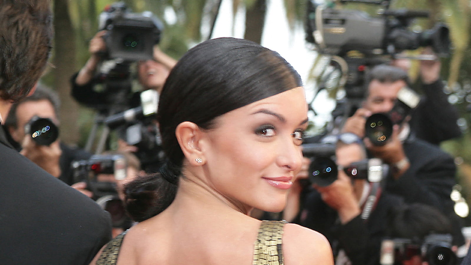 Chignon plaqué 