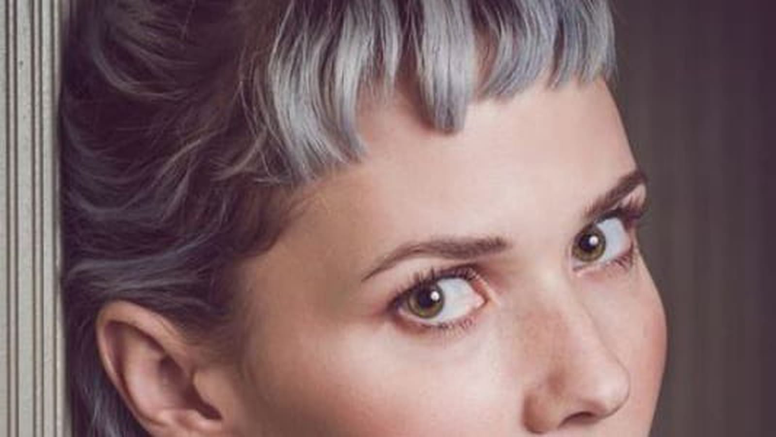 Micro frange et chignon facile