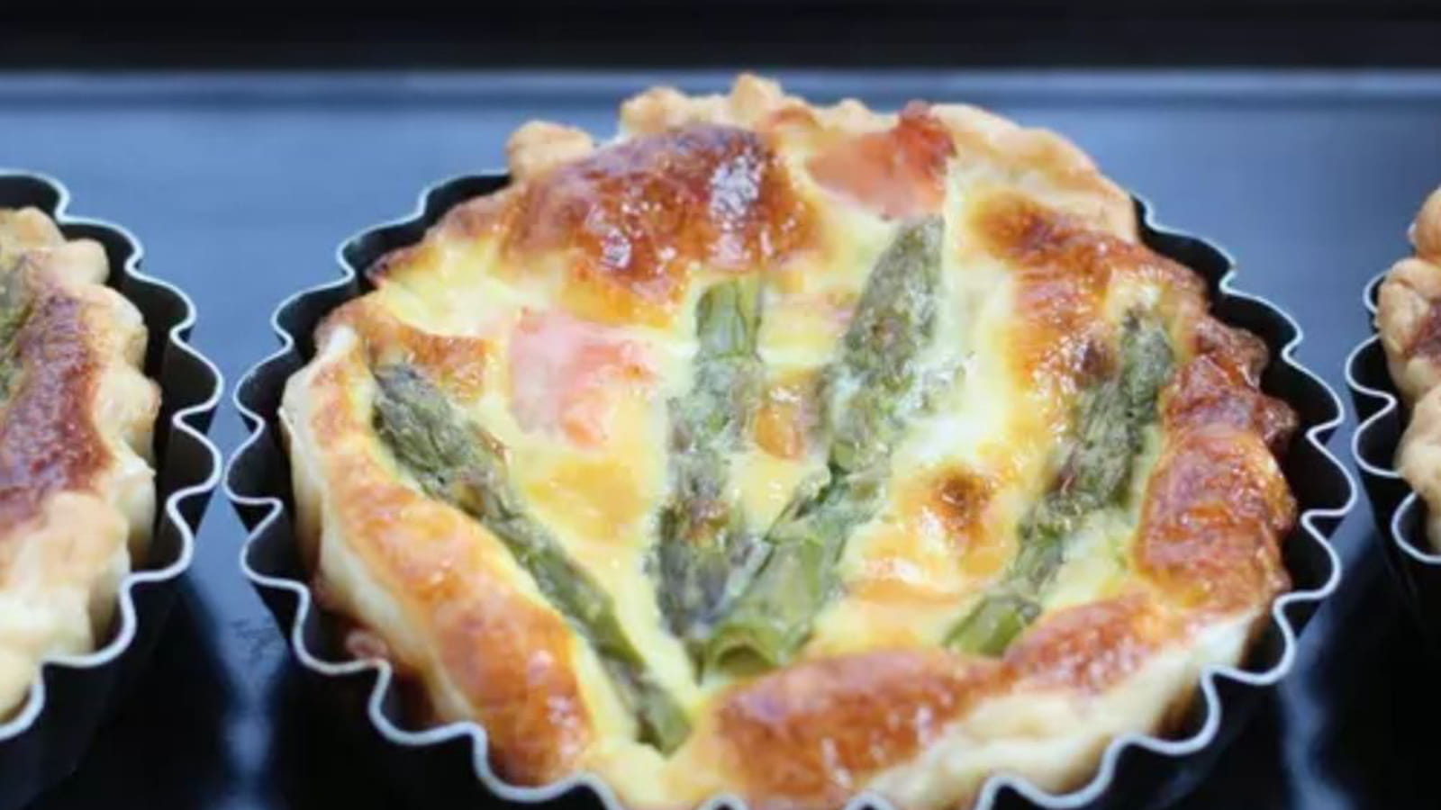 Tartelettes asperges, chèvre et saumon