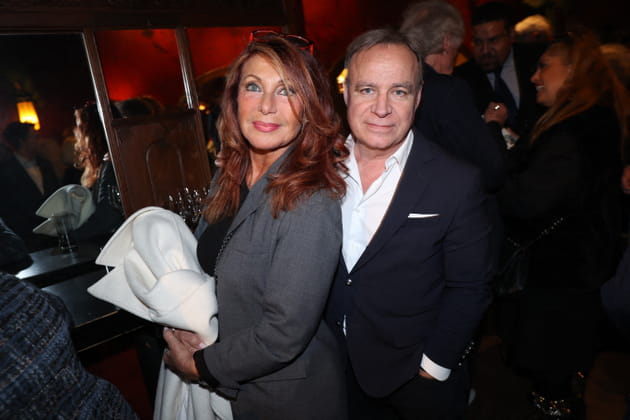 Julie Pietri pose avec Fabien Lecœuvre à la soirée de François Bernheim